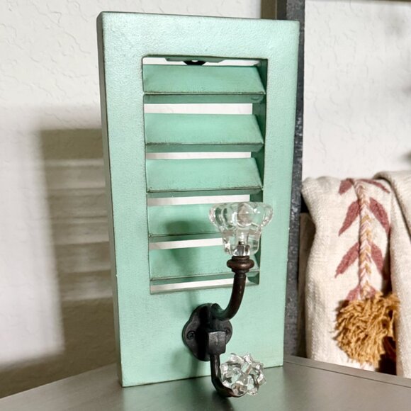 Shutter Style Hook Wall Hanging - Picture 5 of 10